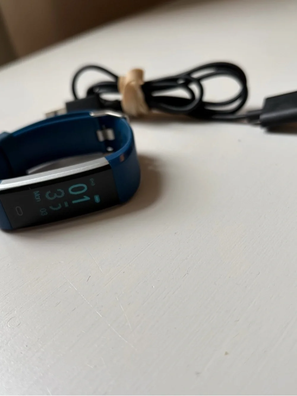 Lintelek ID115Plus HR Blue Activity Fitness Tracker Small Watch w/ Charging Cord